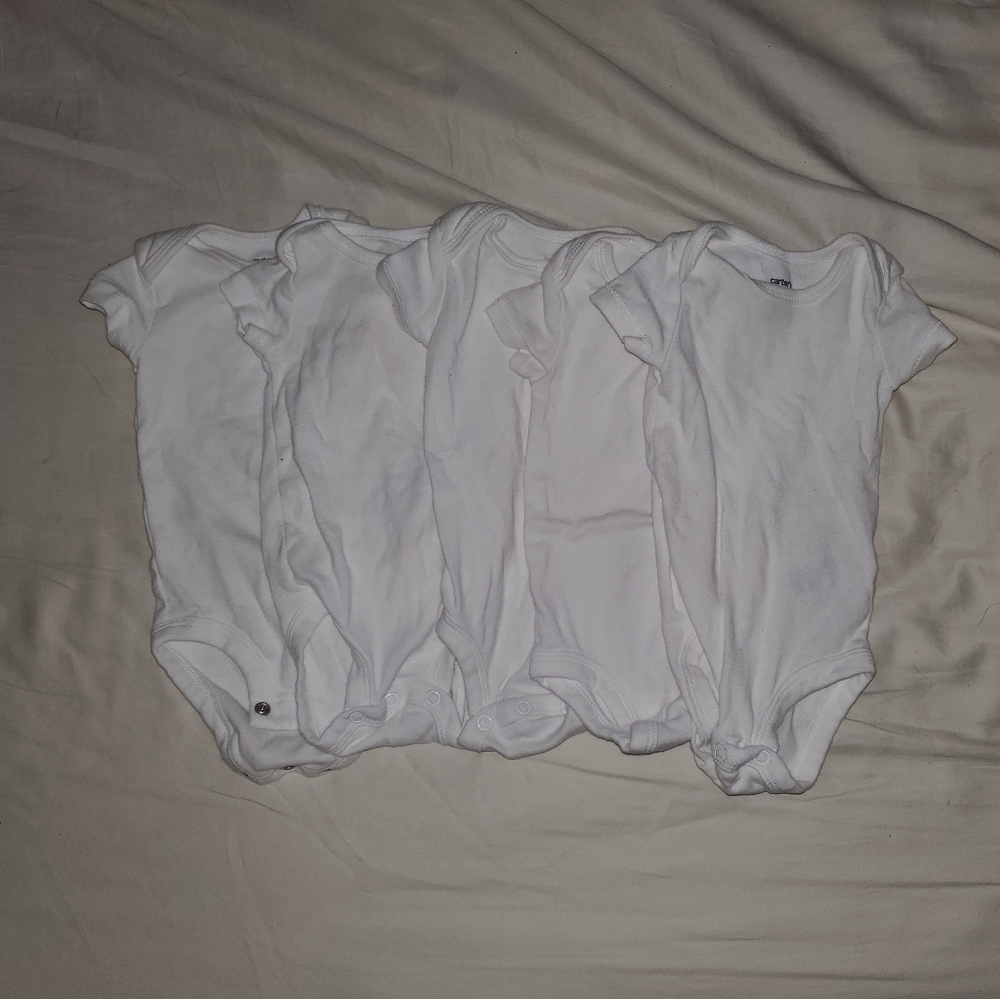 5 0-3m onesies white bodysuits